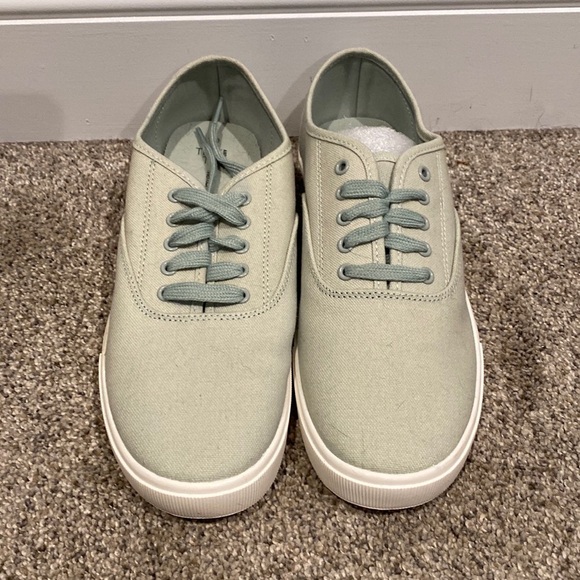 Time & Tru Light Sage Shoes - Size 10 - Picture 1 of 6